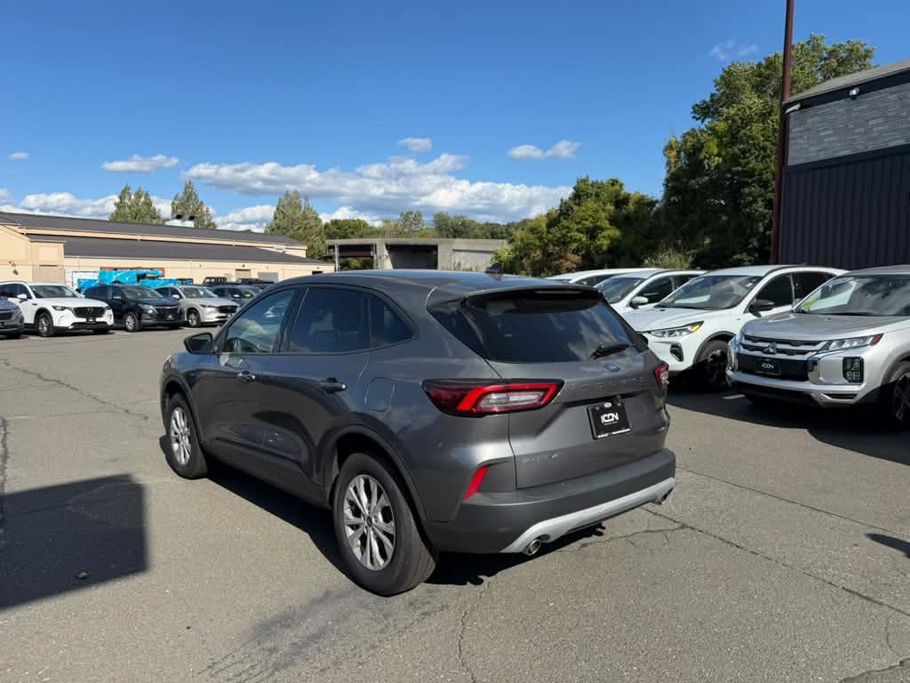 Used 2025 Ford Escape Active AWD/4WD image 3