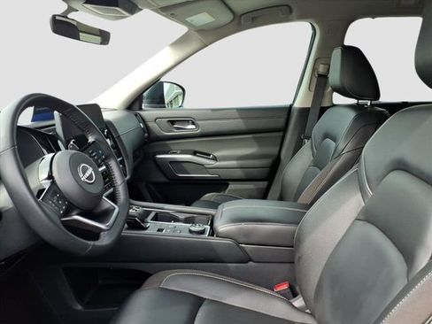 Used 2023 Nissan Pathfinder SL image 7