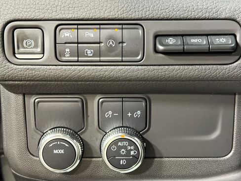 Used 2023 GMC Yukon Denali image 36