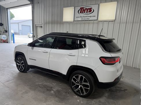 Used 2025 Jeep Compass Limited w/ Elite Group AWD/4WD image 14