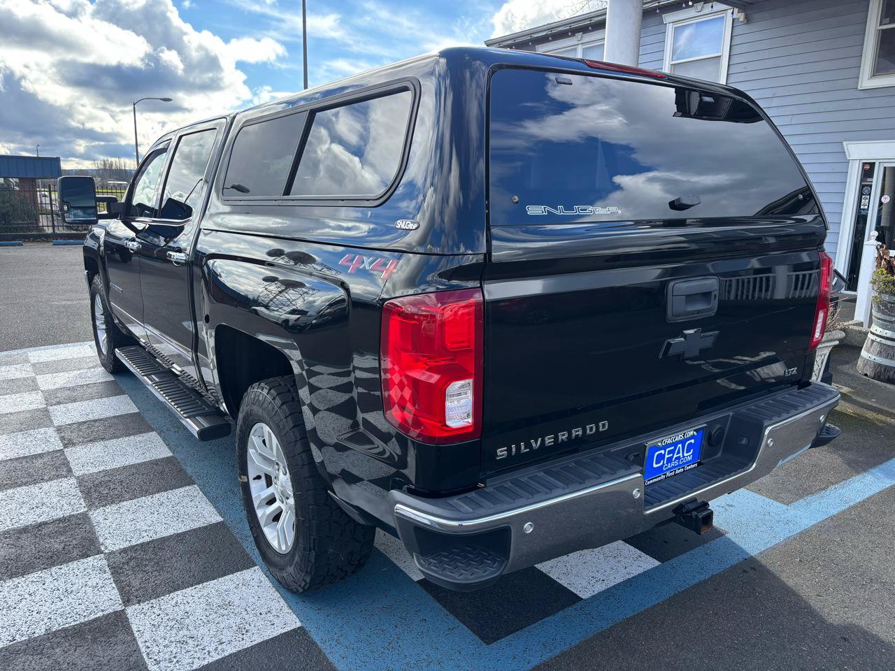 Used 2018 Chevrolet Silverado 1500 LTZ w/ LTZ Plus Package AWD/4WD image 3
