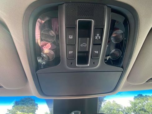 Used 2020 Kia Sorento EX AWD/4WD image 28