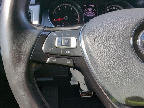 Used 2019 Volkswagen Atlas SE w/ Panoramic Sunroof Package FWD image 19