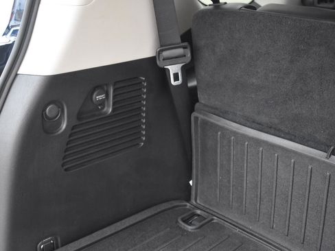 Used 2024 Nissan Armada SL w/ Captain's Chairs Package RWD image 61