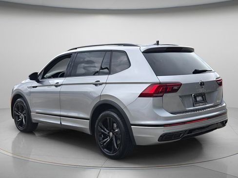 Certified 2024 Volkswagen Tiguan SE R-Line FWD image 8