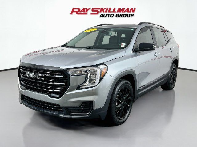 Used 2023 GMC Terrain SLE w/ Driver Convenience Package FWD image 3