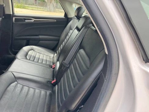 Used 2014 Ford Fusion SE w/ Equipment Group 202A image 31