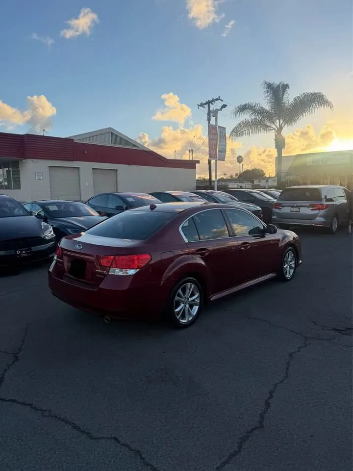 Used 2013 Subaru Legacy 3.6R Limited AWD/4WD image 3