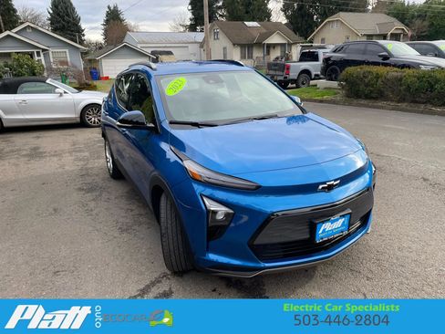 Used 2023 Chevrolet Bolt EUV LT image 14