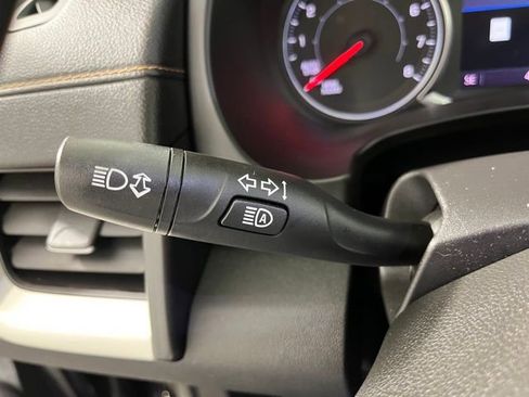 Used 2021 GMC Terrain SLE w/ Driver Convenience Package image 23