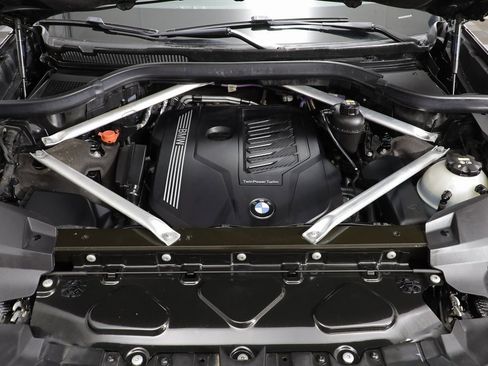 Used 2021 BMW X7 xDrive40i w/ M Sport Package image 25