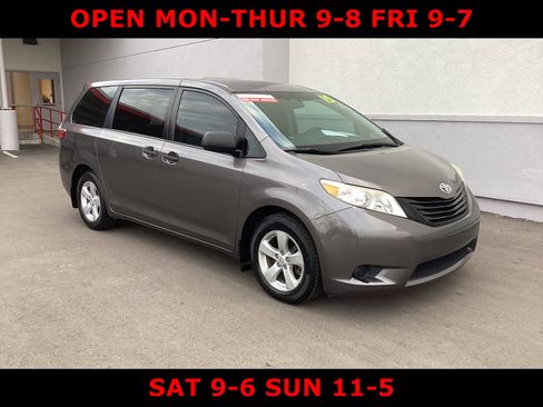 Used 2015 Toyota Sienna L image 3