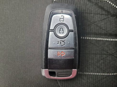 Used 2020 Ford EcoSport SE image 32
