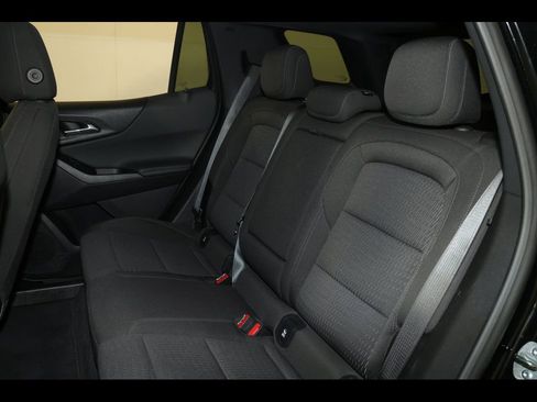 Used 2025 Chevrolet Equinox LT image 27