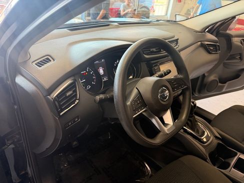 Used 2022 Nissan Rogue Sport S FWD image 13