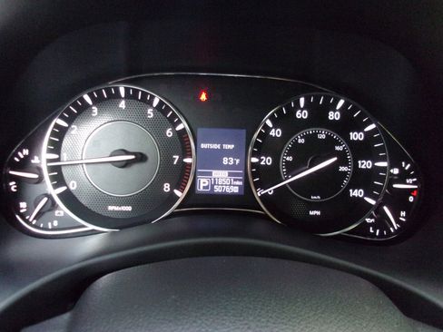 Used 2018 Nissan Armada Platinum w/ Captain Seat Package image 24