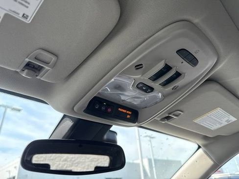 Used 2023 Buick Encore GX Essence w/ Experience Buick Package FWD image 18