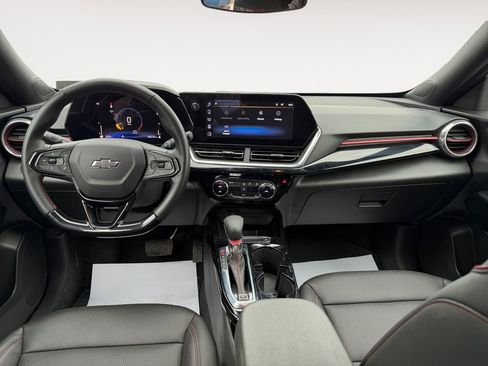 Used 2025 Chevrolet Trax RS w/ Driver Confidence Package image 19