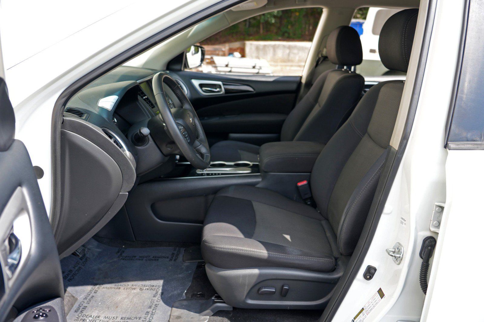Used 2017 Nissan Pathfinder SV FWD image 15
