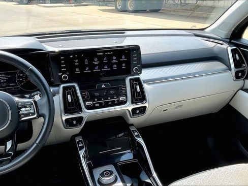 Used 2022 Kia Sorento SX AWD/4WD image 6