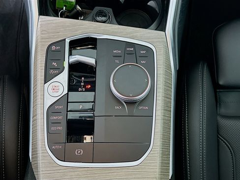 Used 2025 BMW 330i Sedan image 25