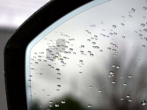 Used 2025 Jaguar F-PACE R-Dynamic S image 28