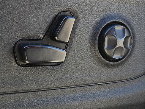 Used 2019 RAM 1500 Big Horn AWD/4WD image 14