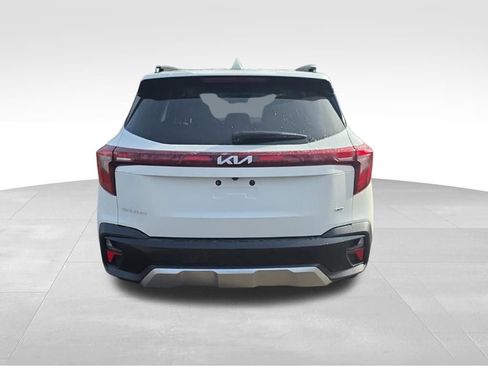 Used 2024 Kia Seltos SX w/ SX Sunroof Package image 7