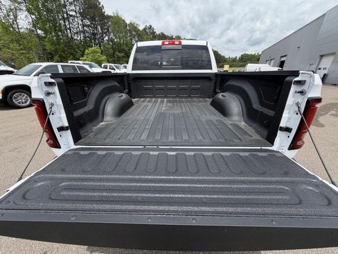 New 2026 RAM 2500 Tradesman AWD/4WD image 19