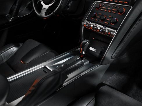 Used 2009 Nissan GT-R Premium image 30