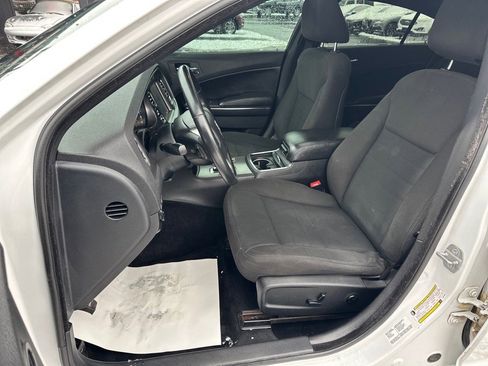 Used 2014 Dodge Charger SXT image 11