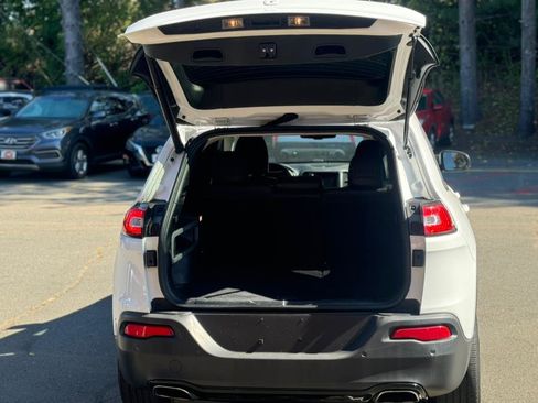 Used 2018 Jeep Cherokee Limited w/ High Altitude Package image 6