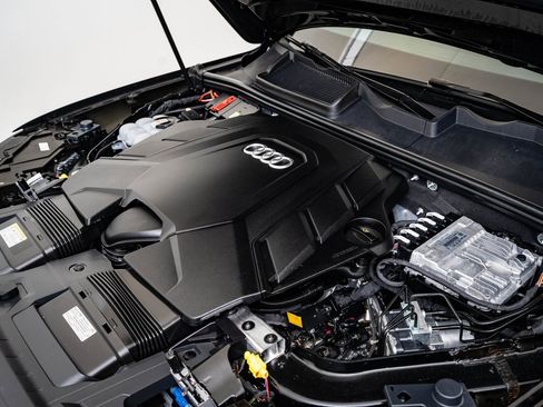 Certified 2025 Audi Q7 3.0T Premium Plus image 34