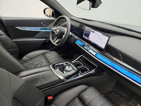 Used 2025 BMW 740i RWD image 24
