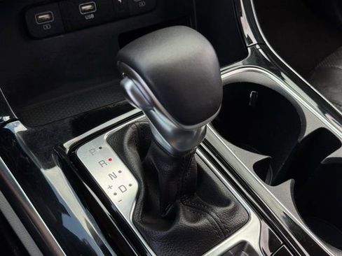 Used 2024 Kia Carnival EX FWD image 20