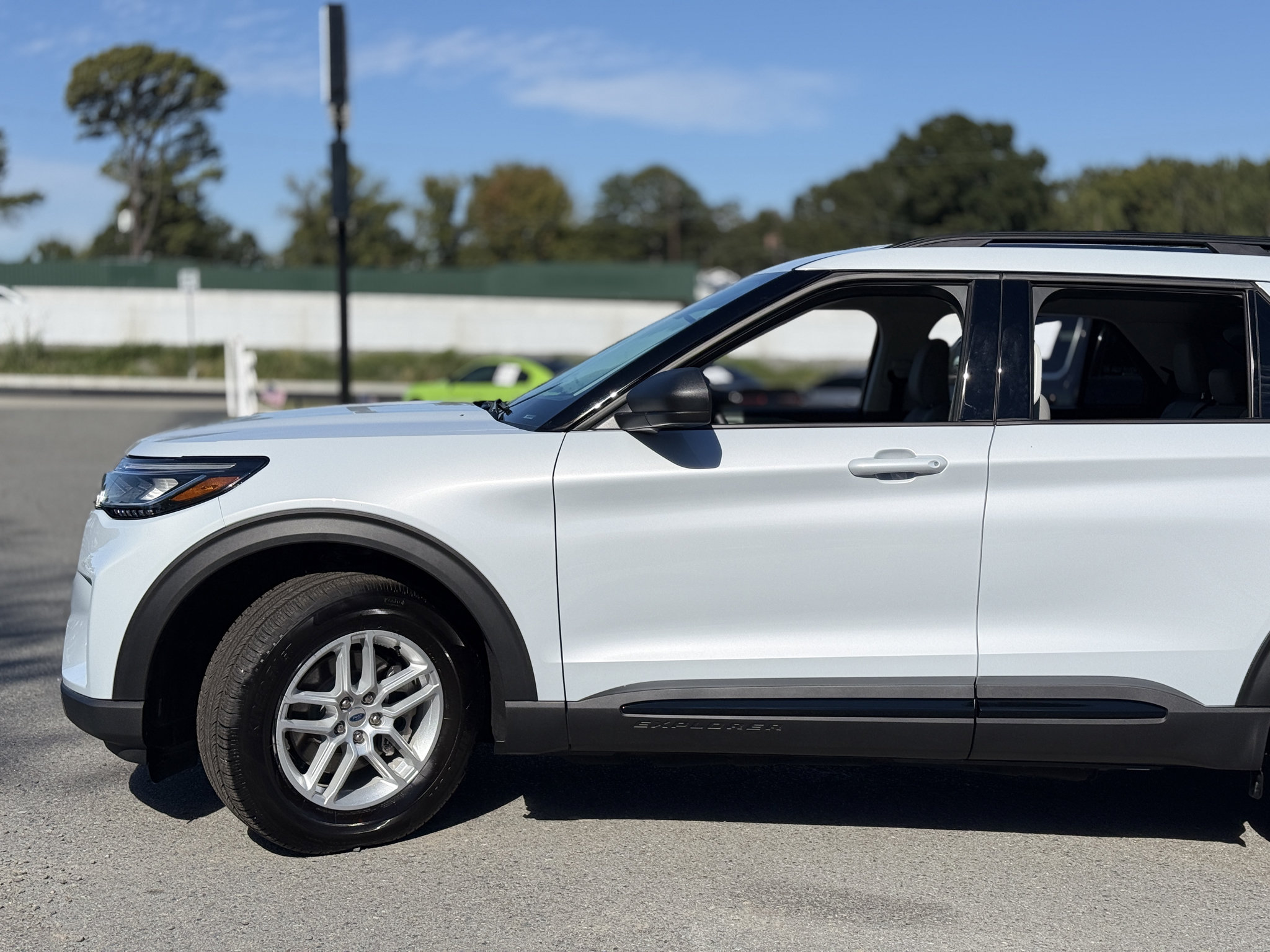 Used 2026 Ford Explorer Active w/ Active Comfort Package RWD image 5