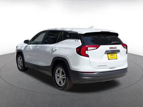 Used 2024 GMC Terrain SLE FWD image 11