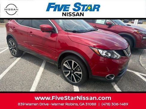 Used 2018 Nissan Rogue Sport SL w/ SL Premium Package FWD image 3