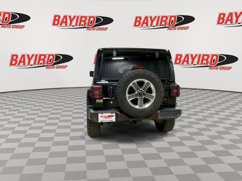 Used 2018 Jeep Wrangler Unlimited Sahara AWD/4WD image 7
