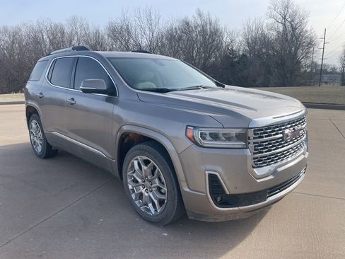 Used 2022 GMC Acadia Denali w/ Denali Ultimate Package image 2