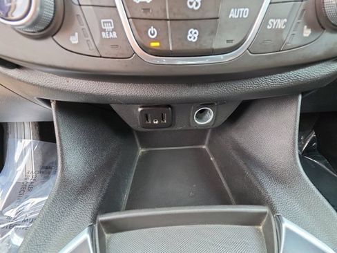 Used 2018 Chevrolet Traverse LT AWD/4WD image 18