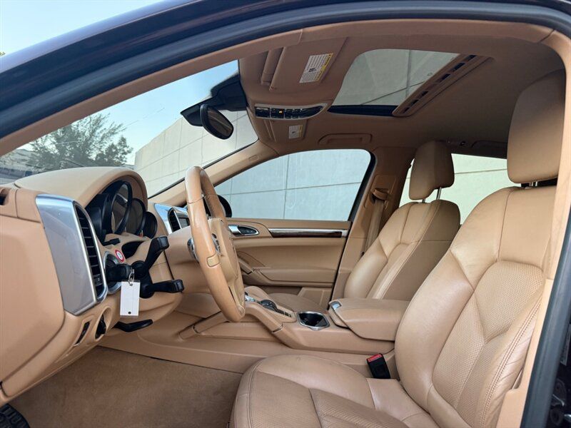 Used 2014 Porsche Cayenne Diesel AWD/4WD image 18