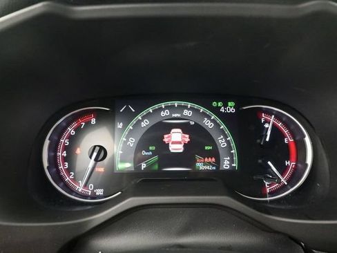 Used 2024 Toyota RAV4 XLE Premium FWD image 8