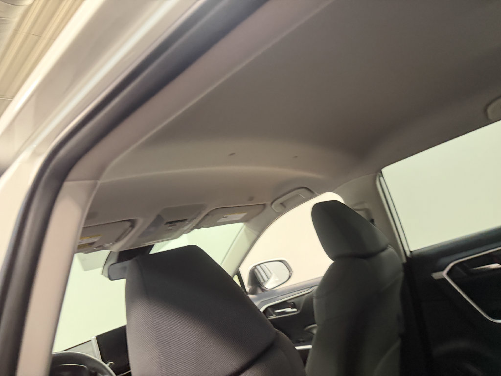 Used 2025 Toyota RAV4 XLE AWD/4WD image 51