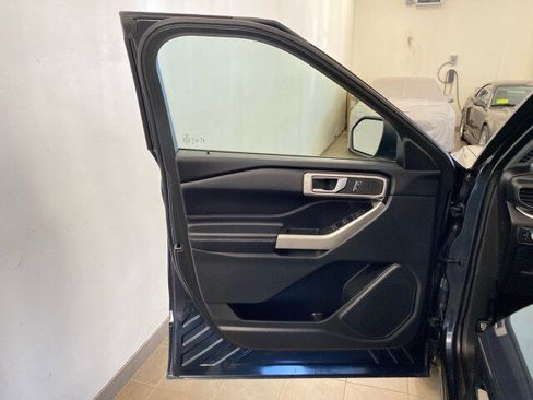 Certified 2022 Ford Explorer XLT w/ Equipment Group 202A image 16