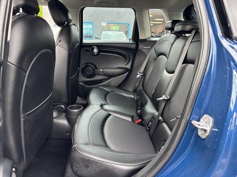 Used 2016 MINI Cooper 4-Door Hardtop image 11