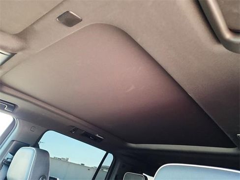 Used 2021 GMC Yukon XL SLT w/ SLT Premium Package image 28