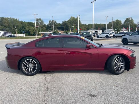 Used 2018 Dodge Charger GT image 2