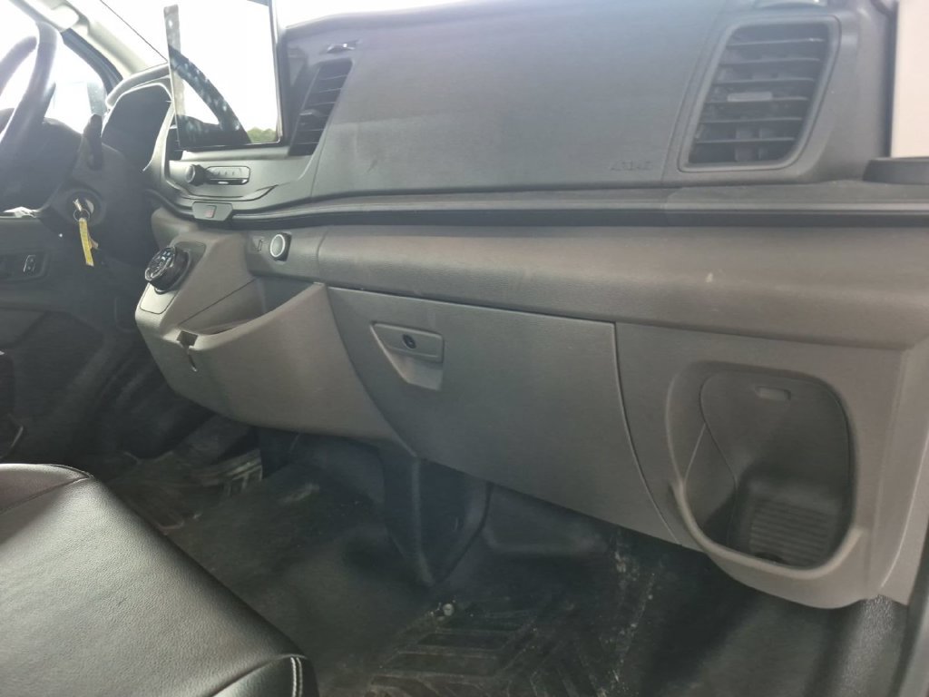 Used 2023 Ford E-Transit Medium Roof RWD image 4