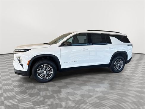 Certified 2025 Chevrolet Traverse LT image 7